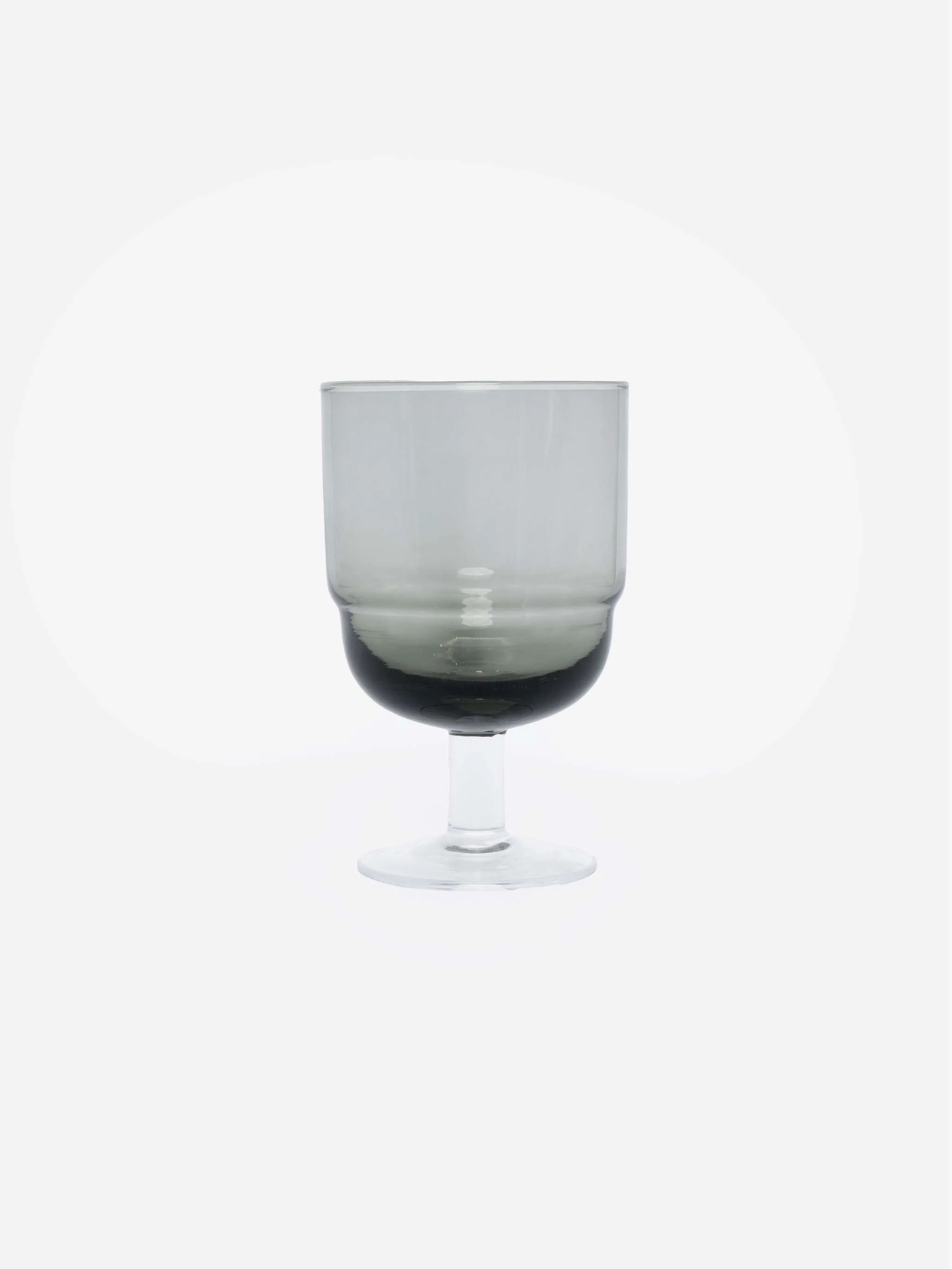 Copa de vinotinto, Nordic Bistro, color humo