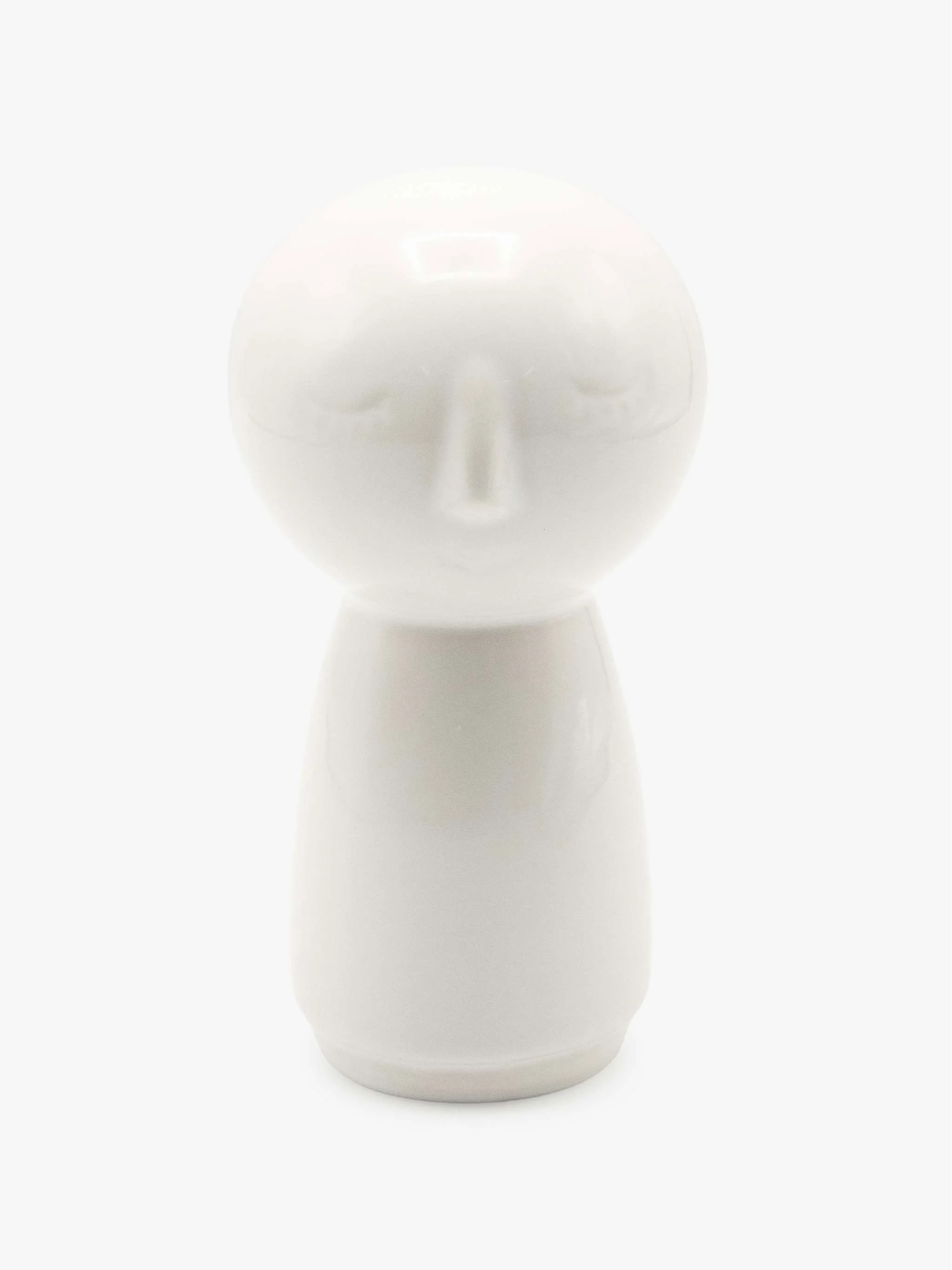 Figura decorativa, color blanco, tamaño 8.5 x 16.2 cm