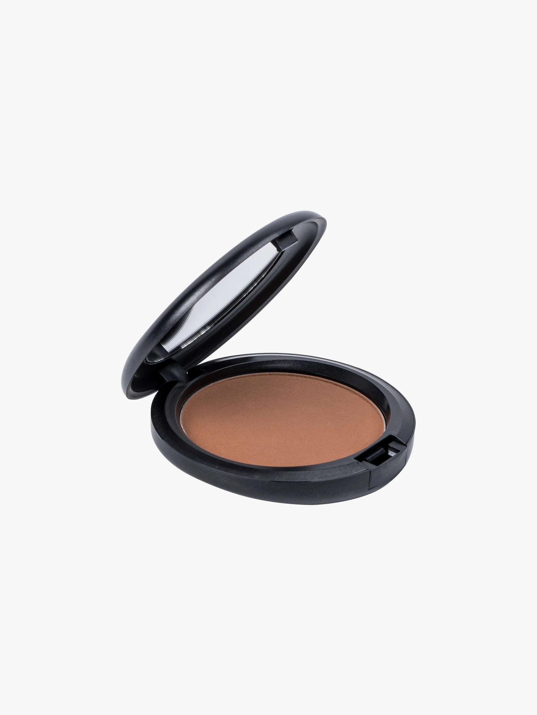 Polvo bronceador 04 Matte Bronze, acabado mate y tono cálido