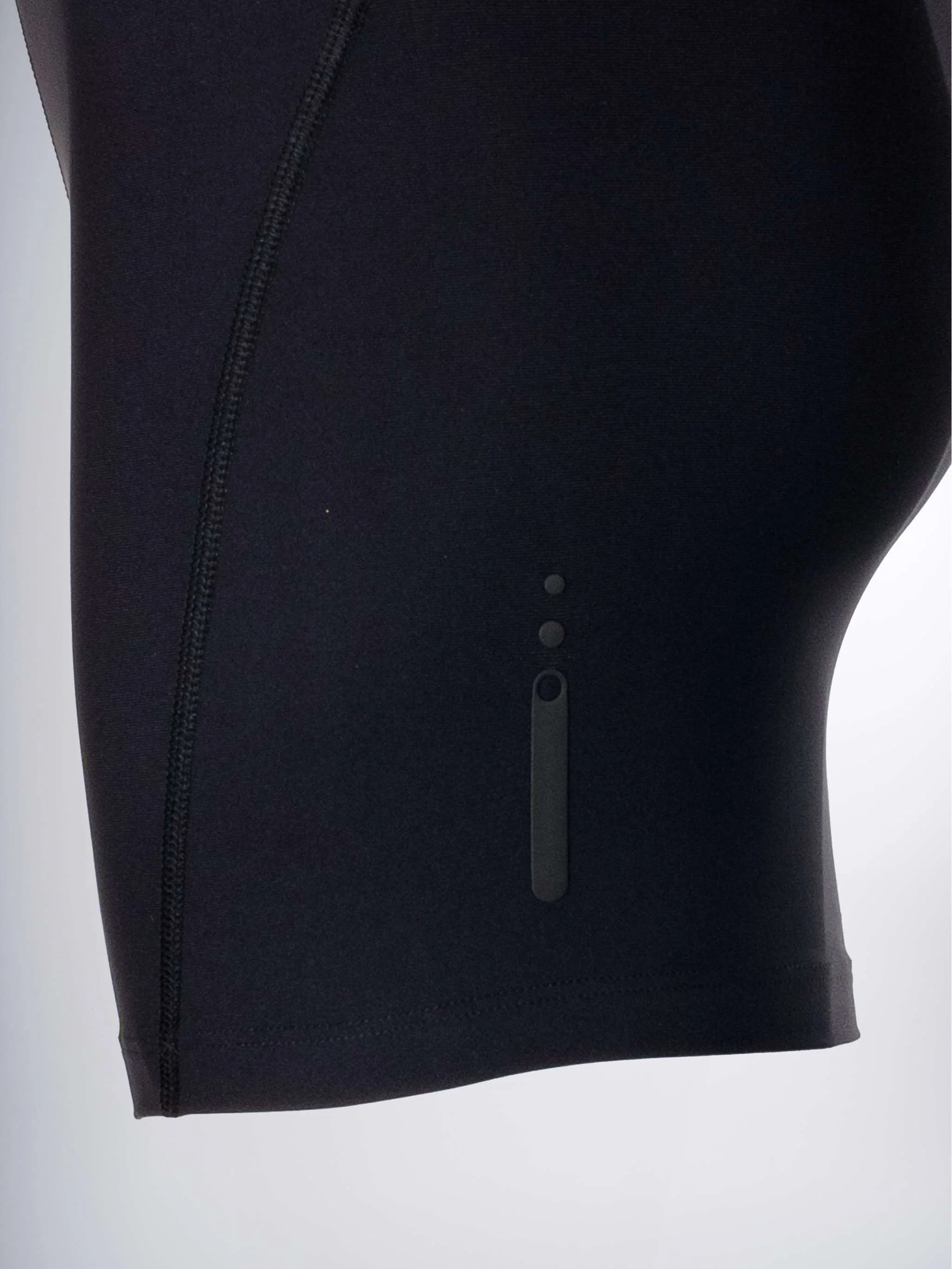 Shorts deportivos Zaku, color negro, para Damas - Image 4