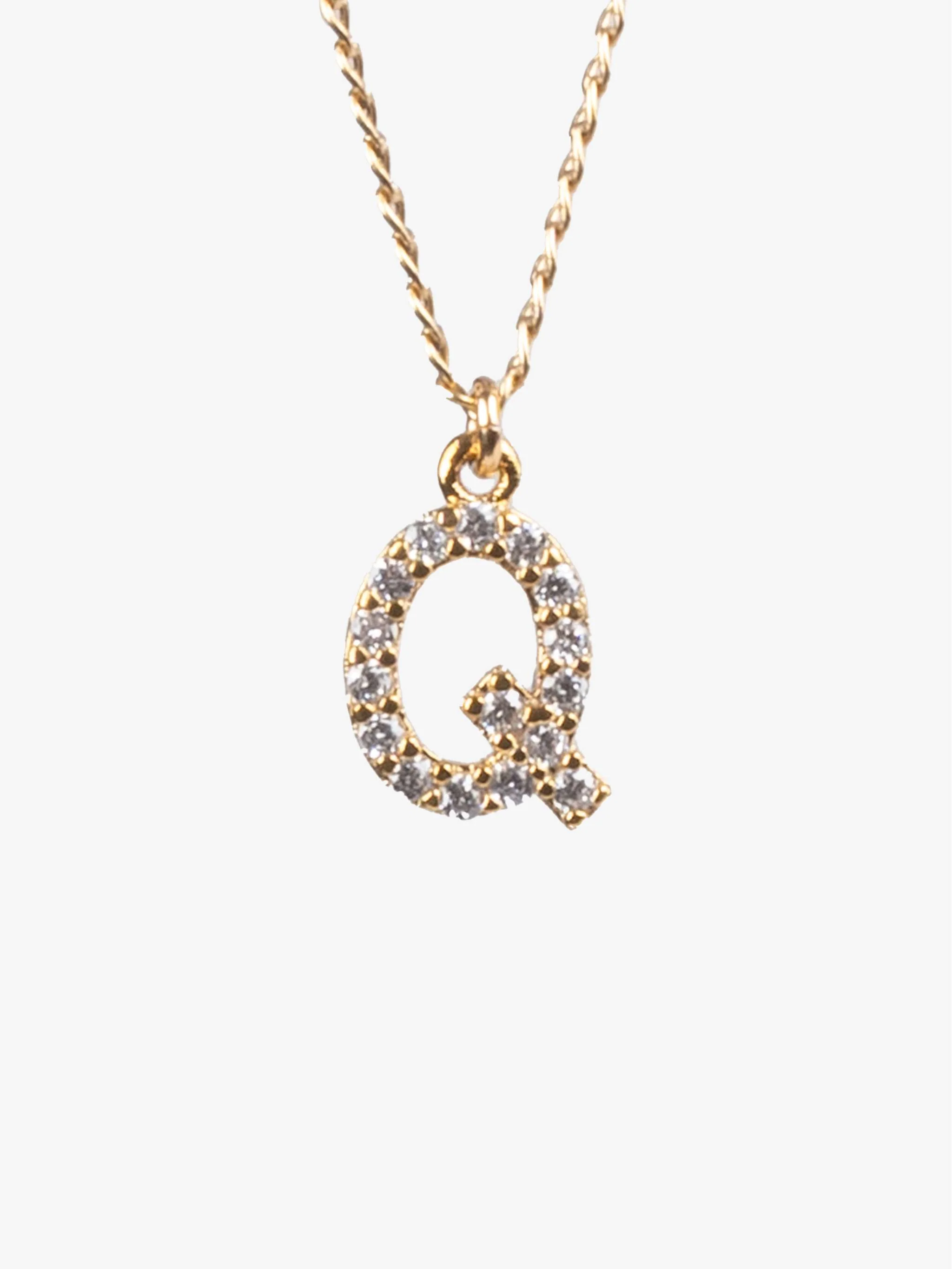 Collar Pave dorado con letra Q